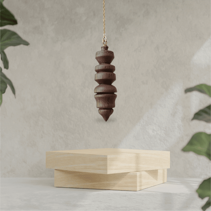 Pendule en bois de Noyer